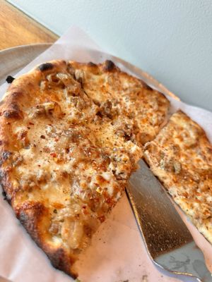 Max and Leo's Pizza Newton by null