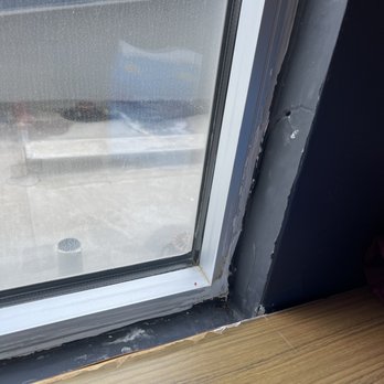 Aloft by Marriott Bolingbrook - Chipping/dirty window - Hotels Near Me - Bolingbrook, Illinois Aloft by Marriott Bolingbrook - Chipping/dirty window - Hotels Near Me - Bolingbrook, Illinois