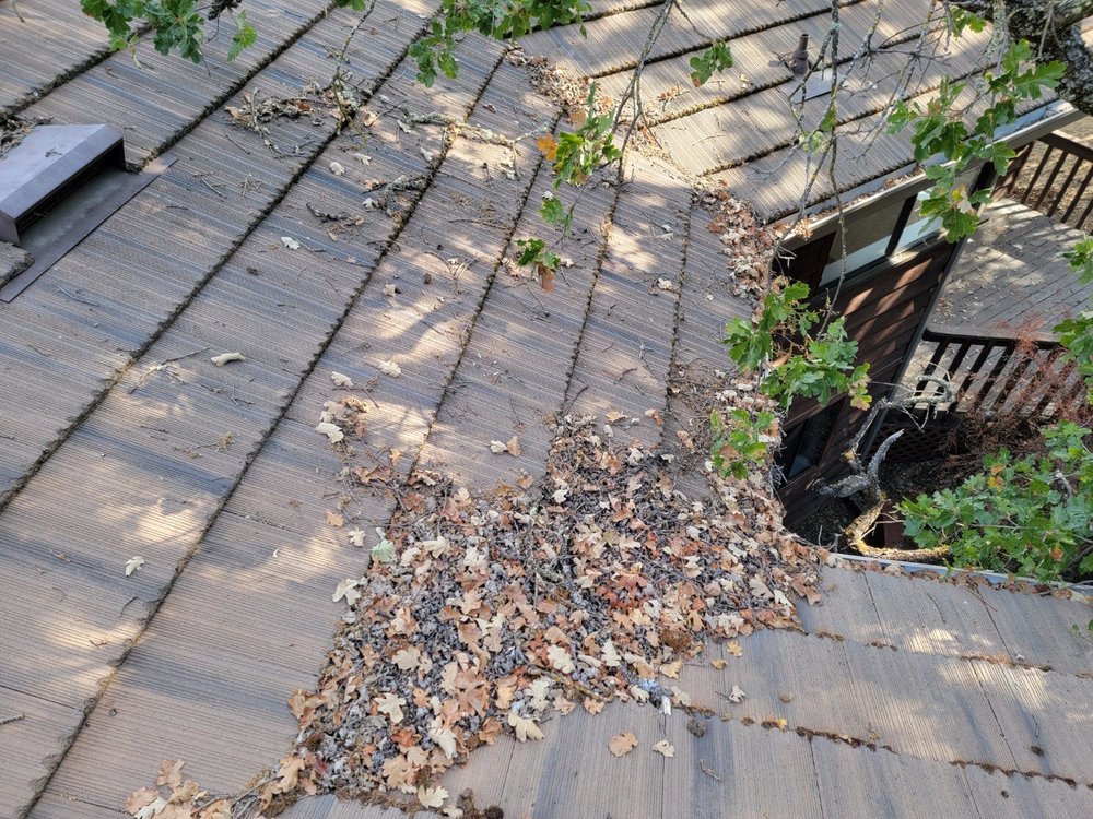 Slide of Hernandez's Roofing