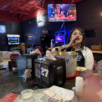 Big Axe Bar & Grill - Burgers Near Me - Alvin, Texas