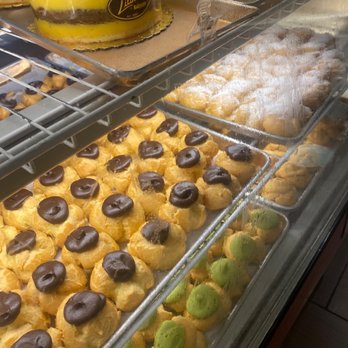 Liliha Bakery - Bakeries Near Me - Honolulu, Hawaii