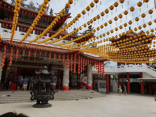 Thean Hou Temple by null