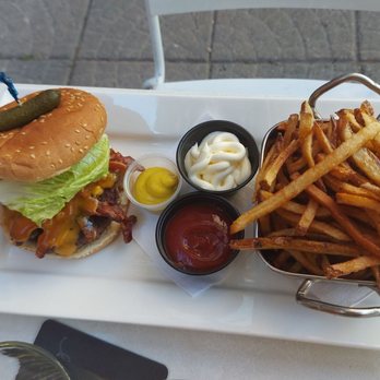 The Local - Rue burger - Bars Near Me - Toronto, Ontario