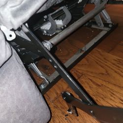 La-Z-Boy Furniture Galleries - Broken frame.