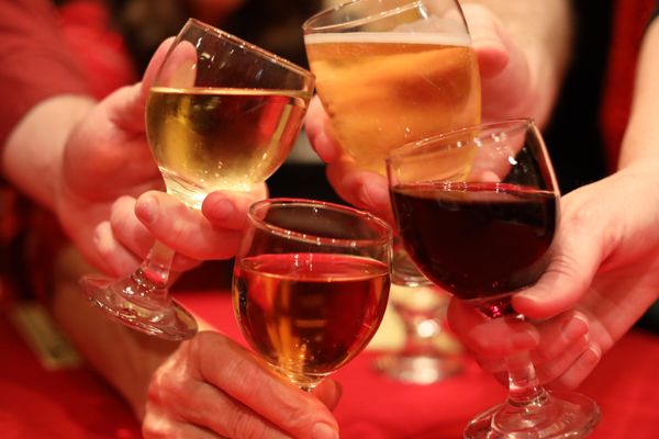 Sleuths Mystery Dinner Shows by null