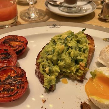The Wolseley - Avocado Toast - Cafes Near Me - London, XGL