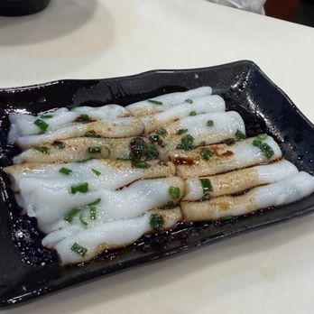 大師傅粥品 - Fresh hand made rice roll with green scallion - Congee Near Me - Hong Kong, HK