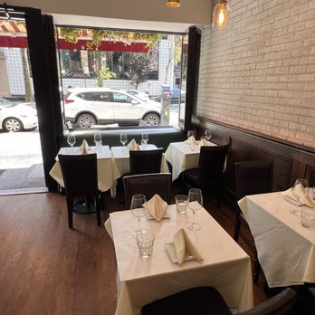 Il Nonno - Inside - Italian Near Me - Astoria, New York