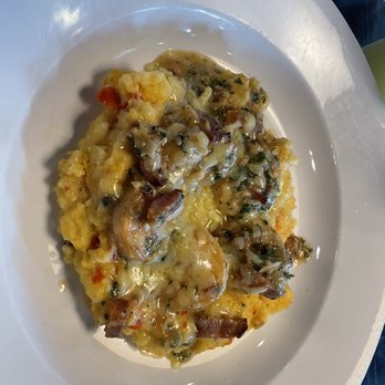 Ophelia's Restaurant & Inn - Smoked Gouda Shrimp and Grits - New American Near Me - Independence, Missouri