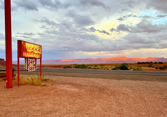 Cliff Dwellers Lodge by null