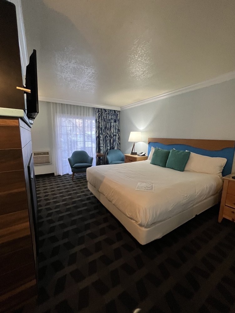 BEACH RETREAT & LODGE AT TAHOE - Updated January 2025 - 976 Photos