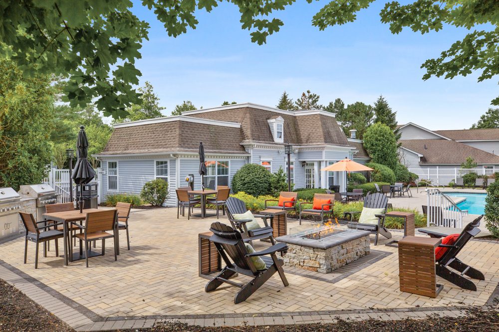 THE ESTATES Request Information 38 Photos One Avalon Dr, Hull