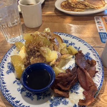 Cracker Barrel Old Country Store - French Toast &apple - American Near Me - Missoula, Montana Cracker Barrel Old Country Store - French Toast &apple - American Near Me - Missoula, Montana