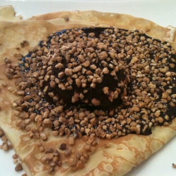 La Blanche Hermine - Crêpe poire chocolat pralin, un délice! - Creperies Near Me - Lyon, 69