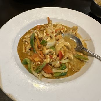 Basil Asian Bistro - Spicy Peanut curry - Szechuan Near Me - Wooster, Ohio