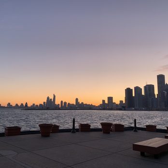 Offshore Rooftop - Chicago skyline - New American Near Me - Chicago, Illinois