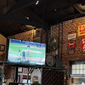 Valley Brewing - Dining room on St Patrick Day - Breweries Near Me - Stockton, California