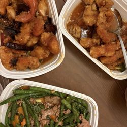 General Tso Chicken, tangerine chicken, beef with string beans