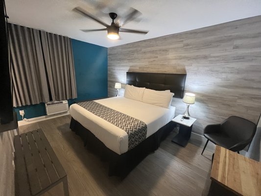 The Colony Hotel by null