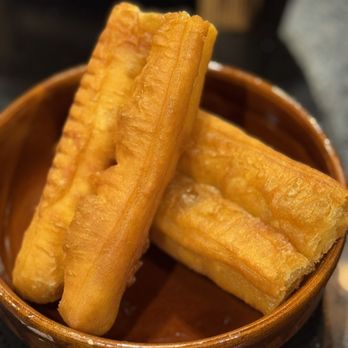 Lá Sen Vietnamese Cuisine - dough fritters come w/ SP10 - Vietnamese Near Me - Toronto, Ontario Lá Sen Vietnamese Cuisine - dough fritters come w/ SP10 - Vietnamese Near Me - Toronto, Ontario