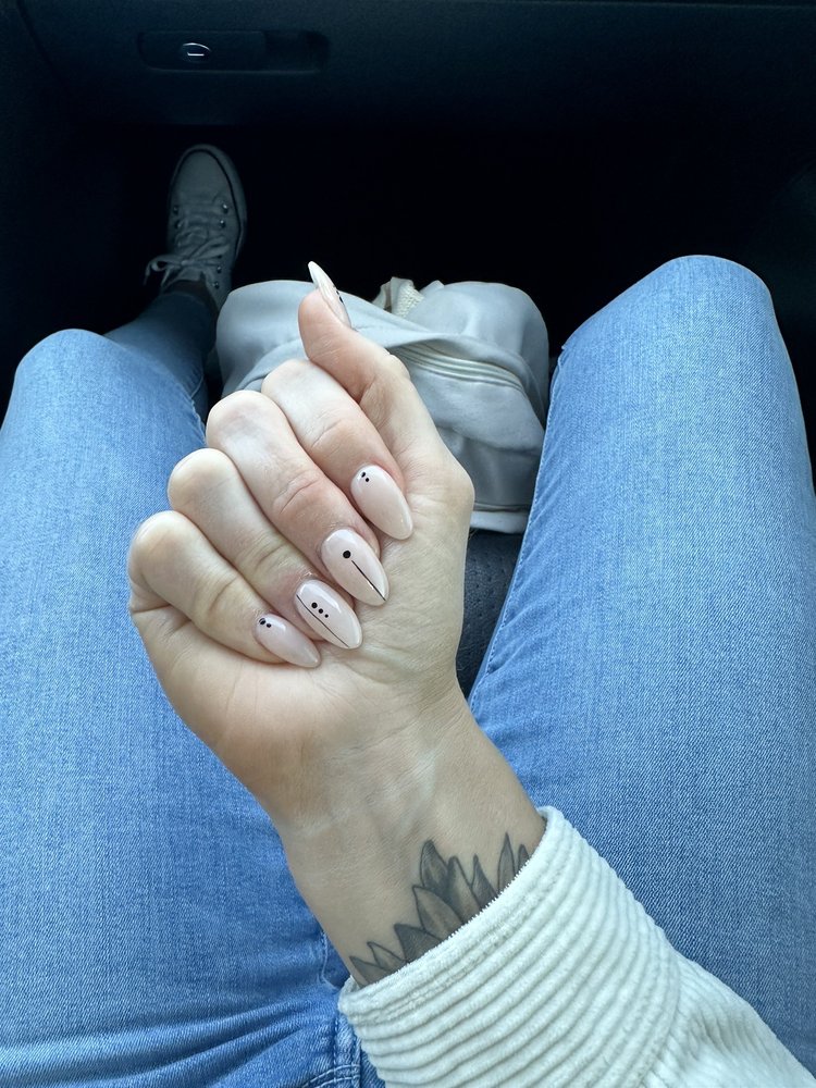 LA MODA NAILS Updated September 2024 12 Photos Fredericksburg