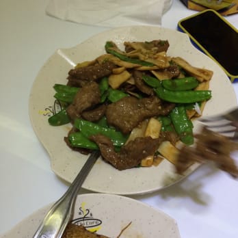 Chi Cafe - Beef with King mushroom and snow pea - Hong Kong Style Cafe Near Me - Chicago, Illinois
