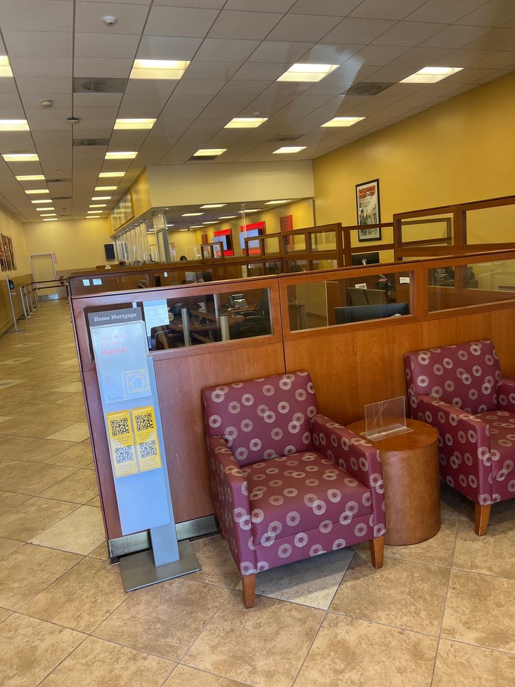 WELLS FARGO BANK Updated August 2024 61 Reviews 9929 Chapman Ave