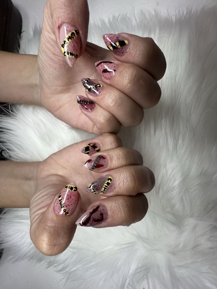 Nails By Lily Logo
