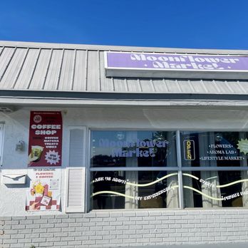Moonflower Market - Exterior - Flowers & Gifts Near Me - Cape Coral, Florida