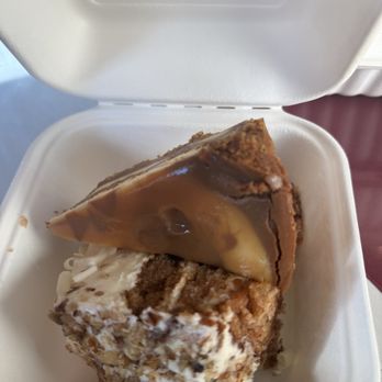 Bernie's Restaurant - Sea salt Caramel cheesecake and carrot cake - American Near Me - Montgomery Center, Vermont