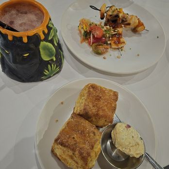 Yellowbelly - Salmon skewers & biscuits - New American Near Me - St. Louis, Missouri
