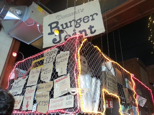 Tommis Burger Joint, Mitte by null