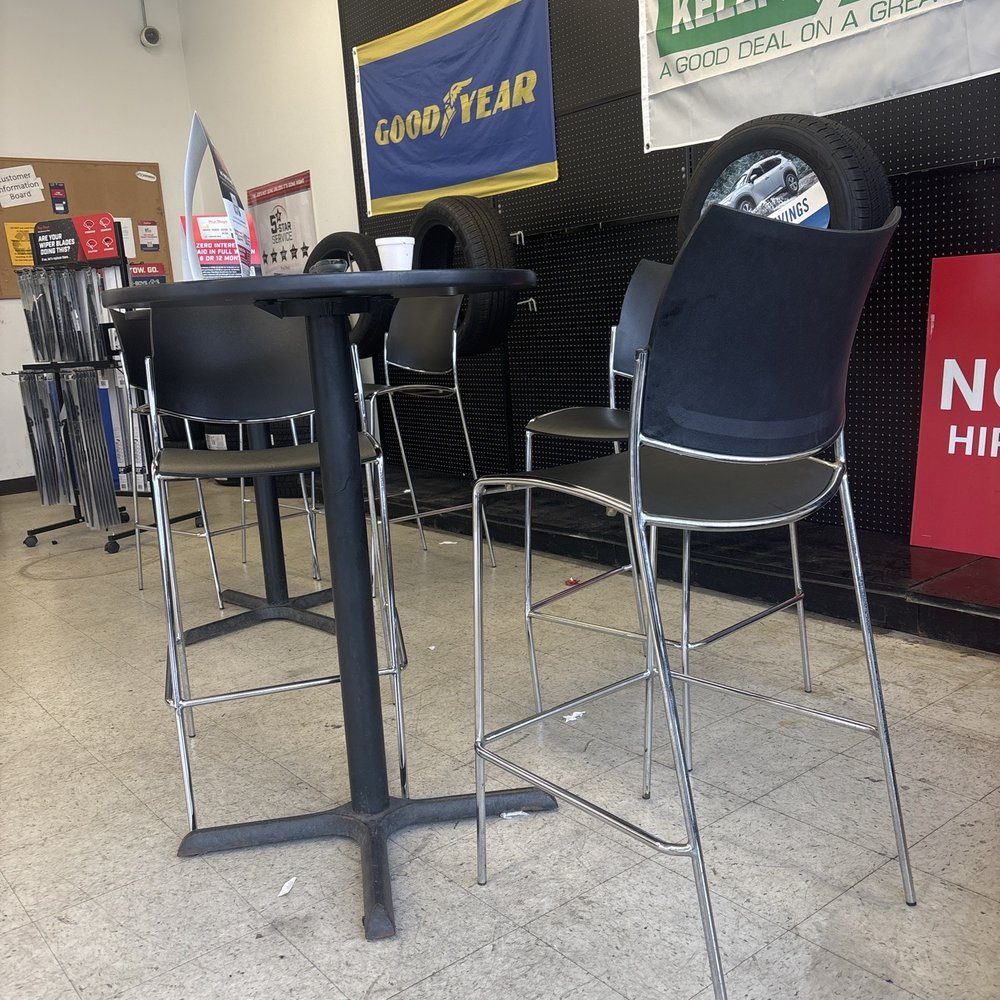 Pep Boys - Costumes waiting area - Auto Repair Near Me - Niles, Illinois