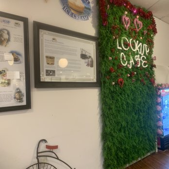 Look Up Dessert Cafe - Ice Cream & Frozen Yogurt Near Me - Chesapeake, Virginia
