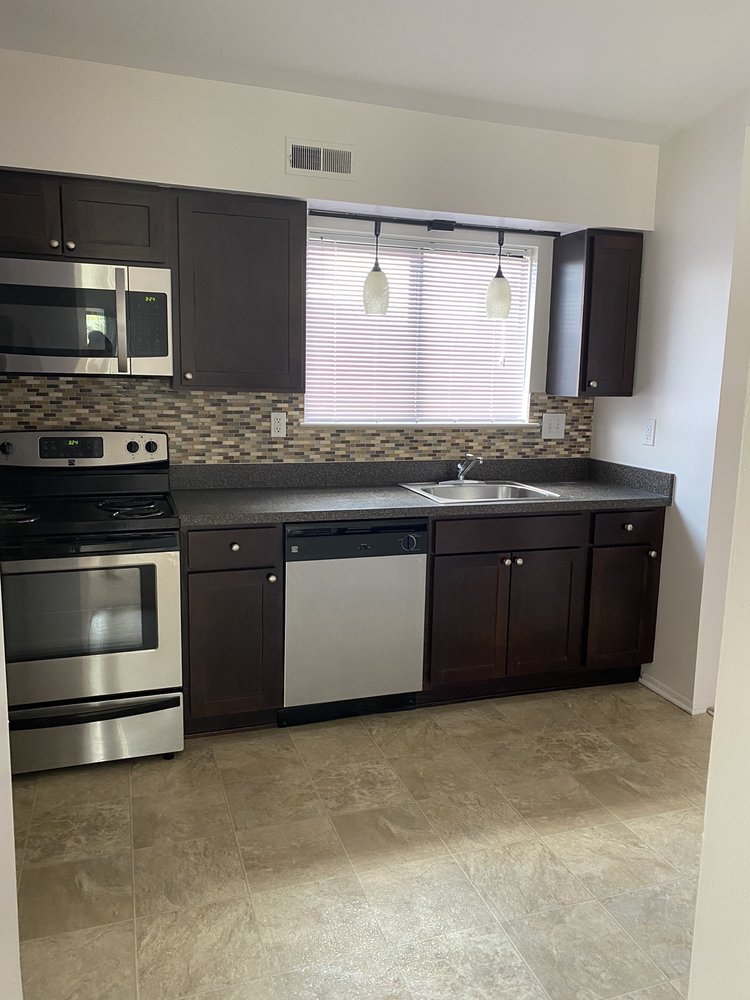 THORNBERRY APARTMENTS 18 Photos 5460 Bentley Rd, West Bloomfield