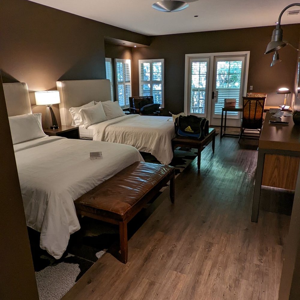 Åppellation - 2 queens - room 74 - Venues & Event Spaces Near Me - Lodi, California Åppellation - 2 queens - room 74 - Venues & Event Spaces Near Me - Lodi, California