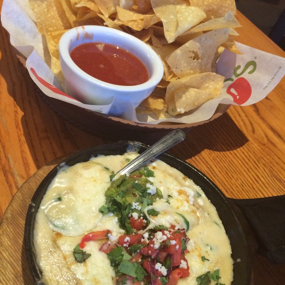 Spinach cheese dip & chips