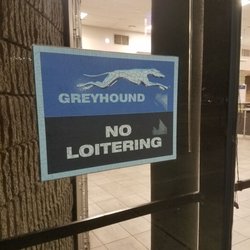 Greyhound Bus Lines - No littering. Spelled wrong.