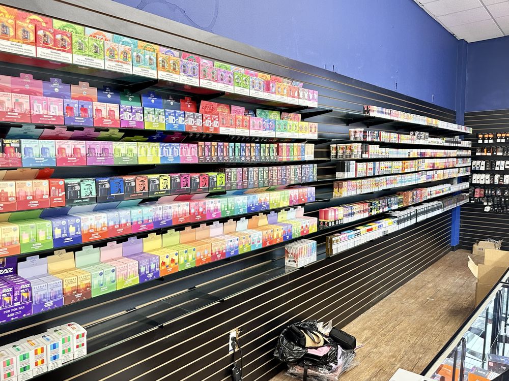 VAPOR LAX Updated October 2024 21 Photos 1808 W Lindsey St