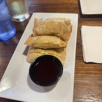 Slippery Otter Pub - Jalapeño Wonton with homemade Montana huckleberry sauce - Pubs Near Me - West Yellowstone, Montana Slippery Otter Pub - Jalapeño Wonton with homemade Montana huckleberry sauce - Pubs Near Me - West Yellowstone, Montana