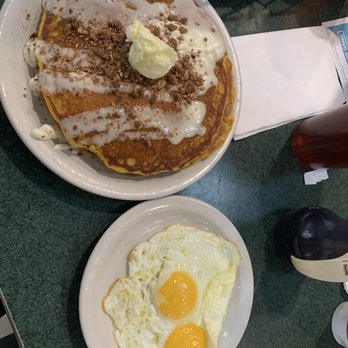 Metro Diner - Pumpkin griddles and eggs for dinner - Breakfast & Brunch Near Me - Jacksonville, Florida Metro Diner - Pumpkin griddles and eggs for dinner - Breakfast & Brunch Near Me - Jacksonville, Florida