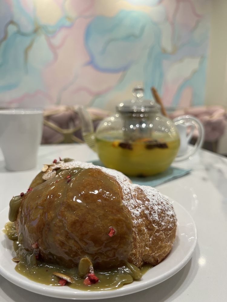 KATY’S CAKE Updated October 2024 4986B Queen Mary, Montréal, Quebec