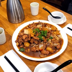 (星期五特價餐) 大盤雞 $29.50 減$4.50= $25 再加送麵底