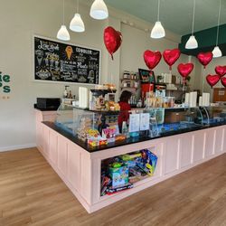 Bennie & Mae's Ice Cream Shop - Counter
