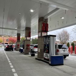 Costco - Gas pumps!