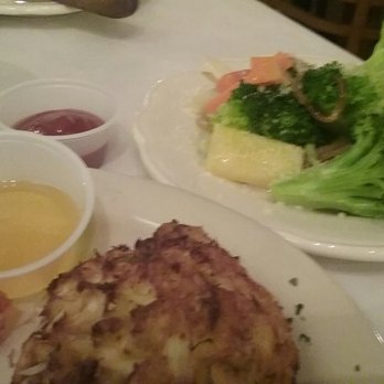 Angie's Seafood - Crabcakes and mixed vegges - Seafood Near Me - Baltimore, Maryland