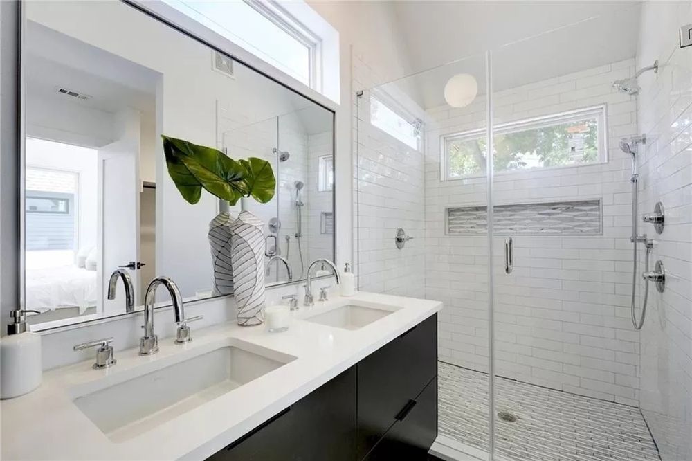 Slide of First Choice Framing, Siding, And Painting