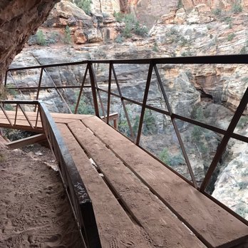 Canyon Overlook Trail - Hiking Near Me - Springdale, Utah