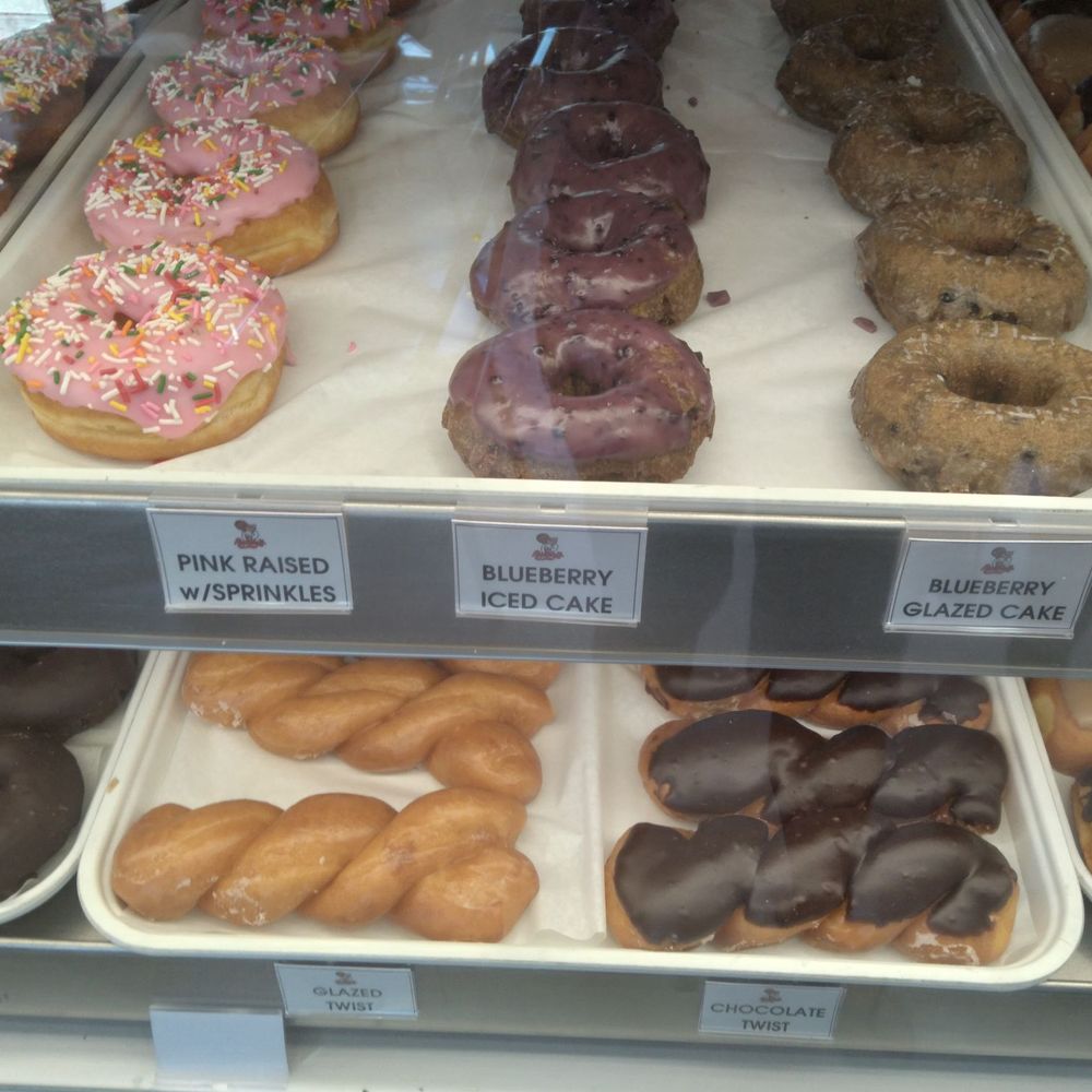 Randy’s Donuts - Donuts Near Me - Los Angeles, California