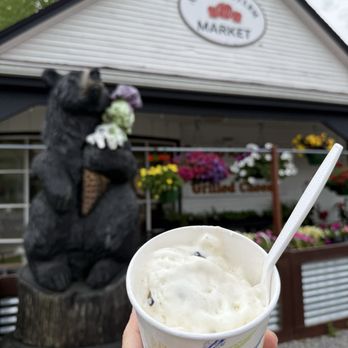 Applegate Farm - Coconut chocolate chip ice cream - Farmers Market Near Me - Canton, Connecticut